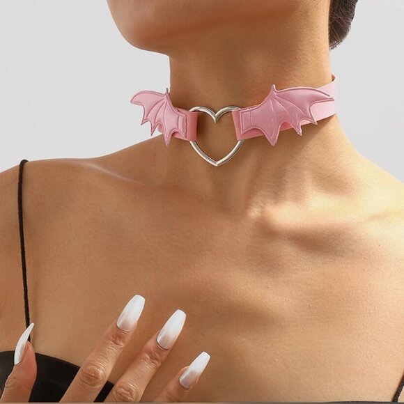 Cute Batwings Heart Faux Leather Choker in Pink, NWT - Picture 3 of 13